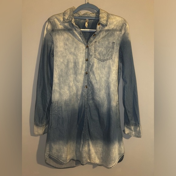 Yahada USA Dress Womens Medium Chambray collared with button up sleeves - Picture 1 of 5